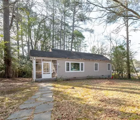 627 Scott Cir, Decatur, GA 30033