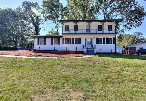 3945 Artist View Dr, Decatur, GA 30034