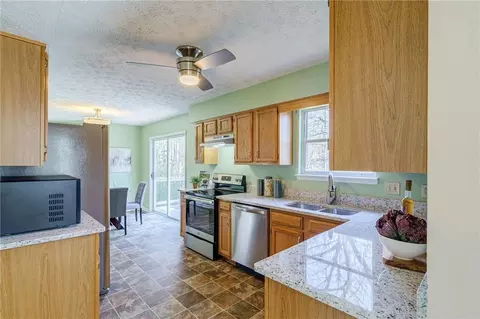 Kitchen - 4020 E Meadow Dr, Duluth, GA 30096 photo 1 of 7