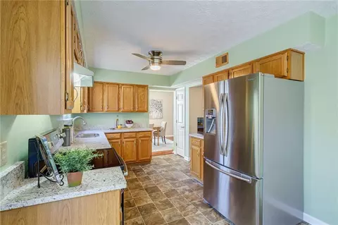 Kitchen - 4020 E Meadow Dr, Duluth, GA 30096 photo 2 of 7