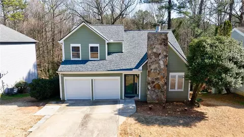 Exterior - 4020 E Meadow Dr, Duluth, GA 30096 photo 3 of 14