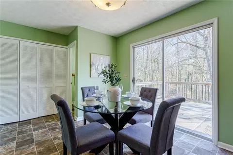 Dining - 4020 E Meadow Dr, Duluth, GA 30096 photo 3 of 5