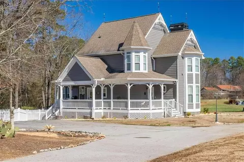695 Mcneal Rd, Hoschton, GA 30548