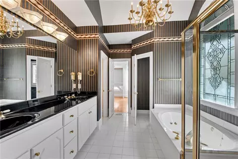 Bath - 7325 Craigleith Dr, Duluth, GA 30097 photo 2 of 8