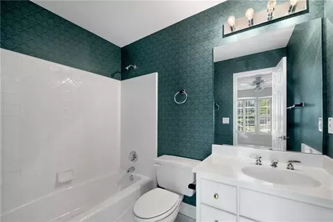 Bath - 7325 Craigleith Dr, Duluth, GA 30097 photo 4 of 8