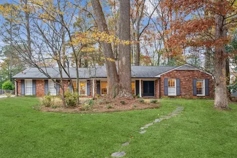 820 Starlight Cir, Sandy Springs, GA 30342