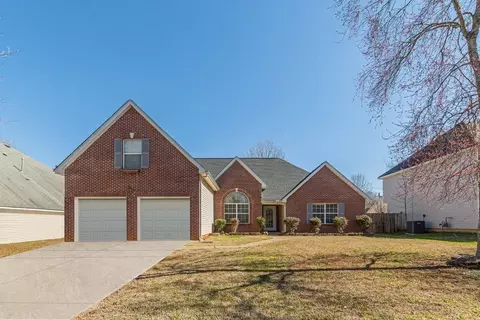 186 Kentwood Springs Dr, Hampton, GA 30228