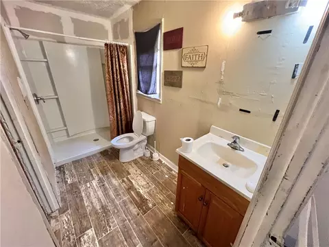 Bath - 148 Circle Rd, Dacula, GA 30019 photo 5 of 7