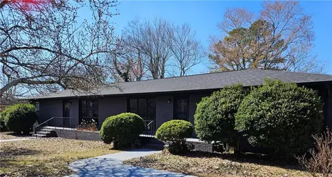 809 Montgomery Ave, Cedartown, GA 30125