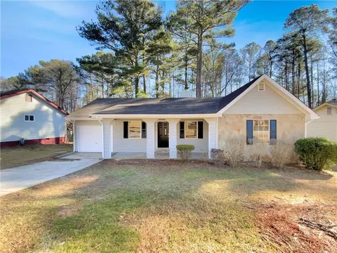 8198 Dunellen Ln, Jonesboro, GA 30238