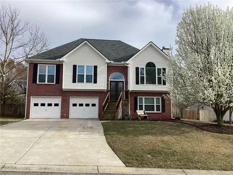 6390 Magnetic Pt, Flowery Branch, GA 30542