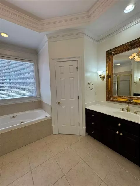 Bath - 8945 Forest Path Dr, Gainesville, GA 30506 photo 8 of 12