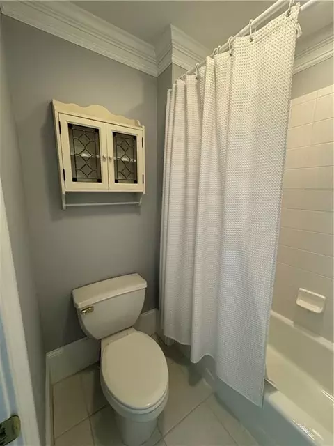 Bath - 8945 Forest Path Dr, Gainesville, GA 30506 photo 4 of 12