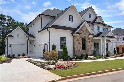2757 Twisted Oak Ln, Marietta, GA 30066