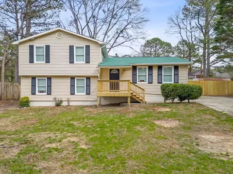 2747 Aruba Dr, Powder Springs, GA 30127