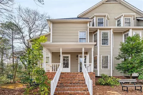 1407 Oakridge Cir, Decatur, GA 30033