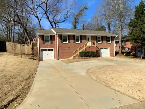 113 Indian Trl, Marietta, GA 30068