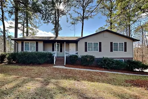 2005 Skyhawk Ln, Acworth, GA 30102