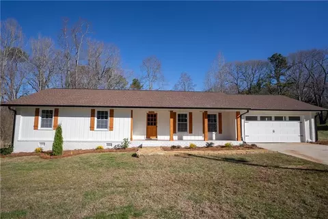 160 Winnview Dr, Dallas, GA 30157