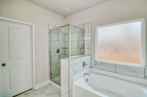 Bath - 340 Willow Shoals Dr, Covington, GA 30016 photo 4 of 9