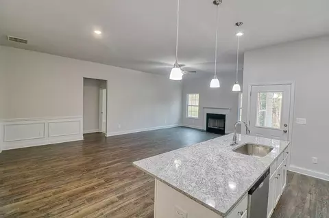 Kitchen - 340 Willow Shoals Dr, Covington, GA 30016 photo 3 of 4