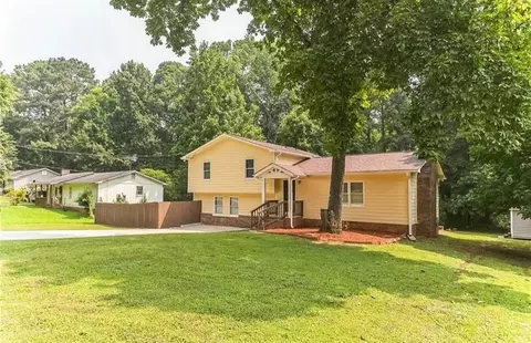 4102 Wrexham Dr, Snellville, GA 30039