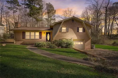 4737 Ann Cir, Powder Springs, GA 30127