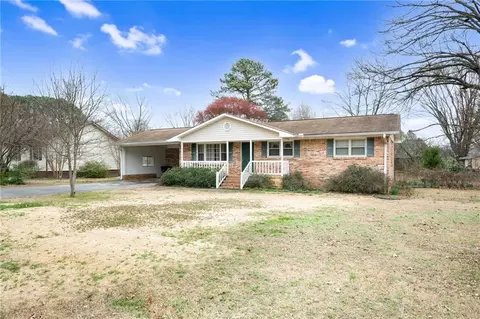 105 Pinetree Dr, Calhoun, GA 30701