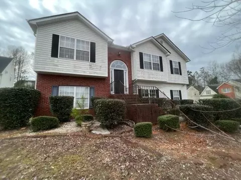 5928 Yellowood Ct, Atlanta, GA 30349