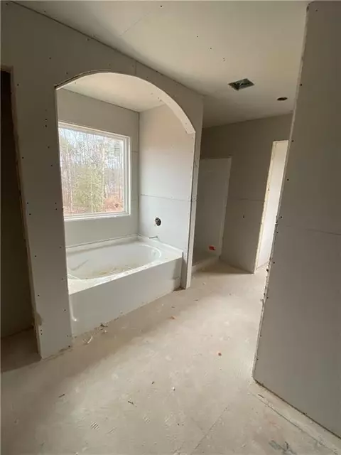 Bath - 295 Quail Forest Cir, Toccoa, GA 30577 photo 5 of 9