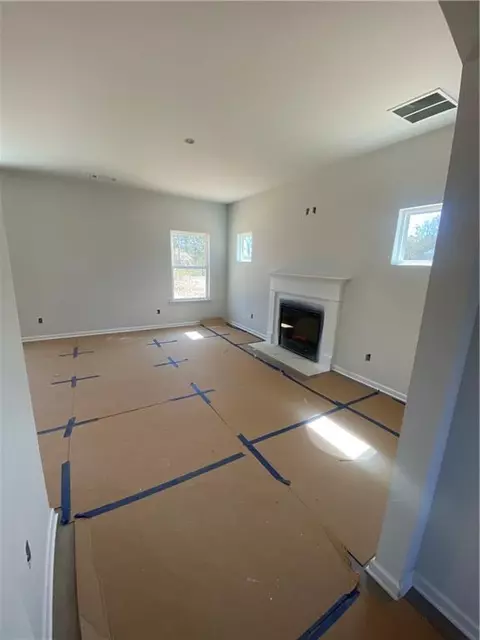 Living - 295 Quail Forest Cir, Toccoa, GA 30577 photo 4 of 5