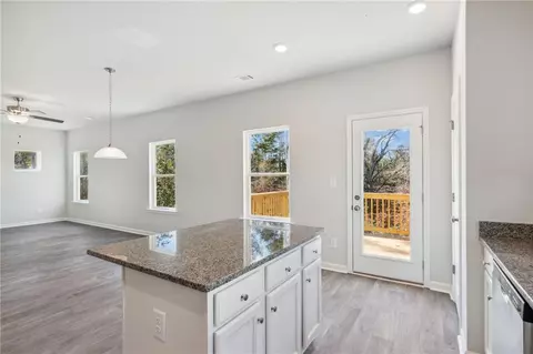 Kitchen - 295 Quail Forest Cir, Toccoa, GA 30577 photo 5 of 6