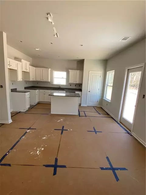 Kitchen - 295 Quail Forest Cir, Toccoa, GA 30577 photo 6 of 6