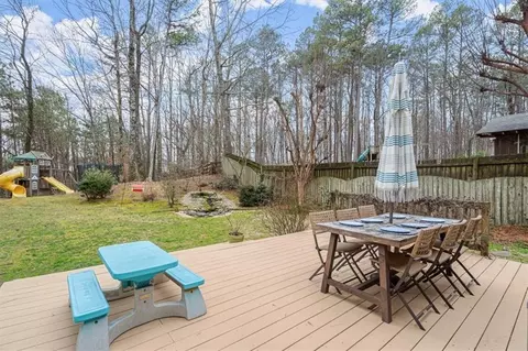 Exterior - 1820 Oak Wind Ln, Buford, GA 30519 photo 4 of 10