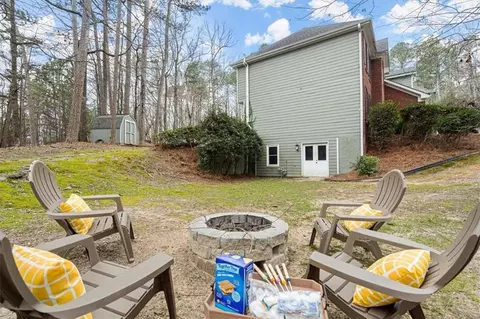 Exterior - 1820 Oak Wind Ln, Buford, GA 30519 photo 10 of 10