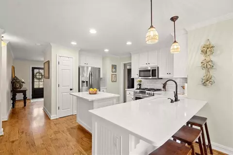 Kitchen - 1820 Oak Wind Ln, Buford, GA 30519 photo 3 of 6