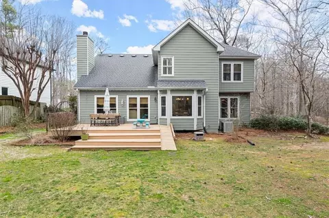 Exterior - 1820 Oak Wind Ln, Buford, GA 30519 photo 3 of 10