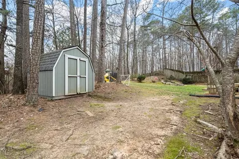 Exterior - 1820 Oak Wind Ln, Buford, GA 30519 photo 7 of 10