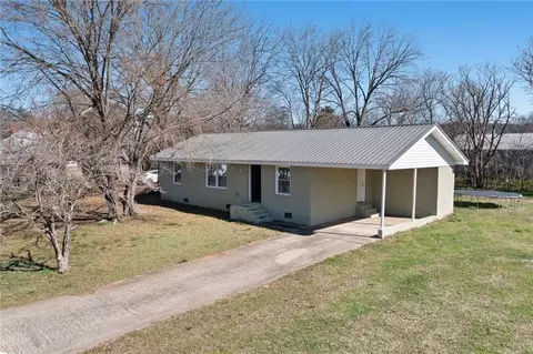 3 Lee St SW, Cave Spring, GA 30124