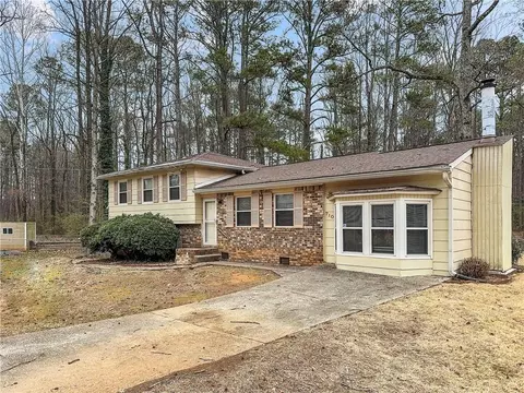 710 Village Lane Ct SW, Marietta, GA 30060
