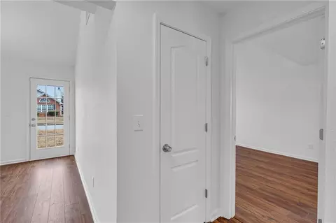 Entry Way - 240 Lakeview Trl, Covington, GA 30016 photo 6 of 9
