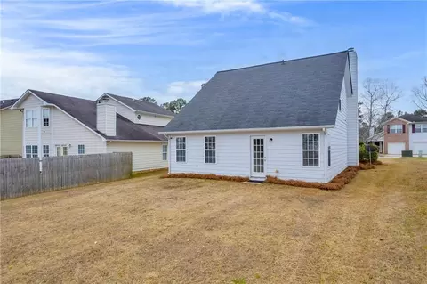 Exterior - 240 Lakeview Trl, Covington, GA 30016 photo 7 of 10