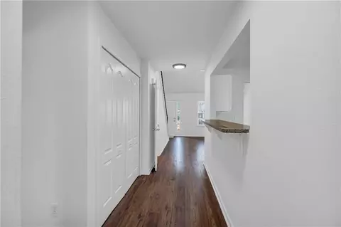 Entry Way - 240 Lakeview Trl, Covington, GA 30016 photo 4 of 9