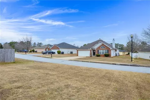 Exterior - 240 Lakeview Trl, Covington, GA 30016 photo 9 of 10