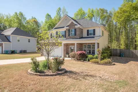Exterior - 1016 Bluecoat Cir, Hampton, GA 30228 photo 4 of 10