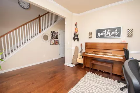 Living - 1016 Bluecoat Cir, Hampton, GA 30228 photo 1 of 5