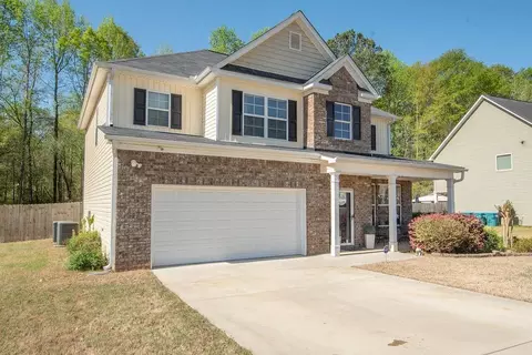Exterior - 1016 Bluecoat Cir, Hampton, GA 30228 photo 3 of 10