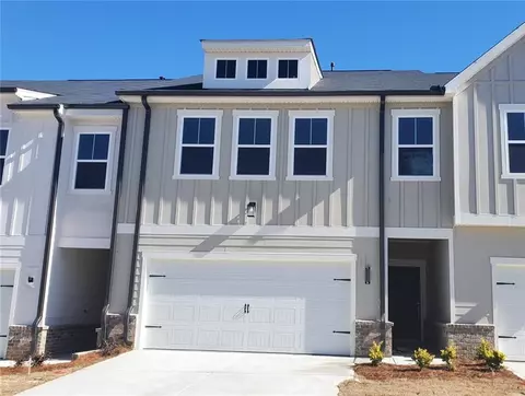 640 Point Place Dr, Loganville, GA 30052