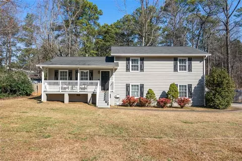 6192 Pine Ln, Douglasville, GA 30135