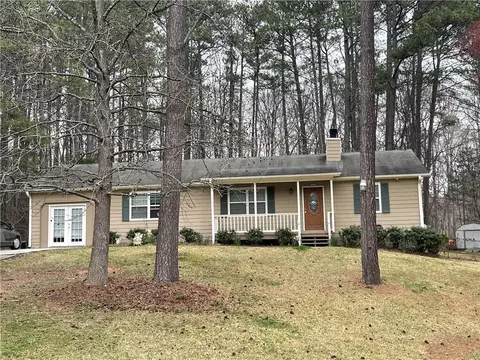 3005 Gum Creek Ln, Loganville, GA 30052